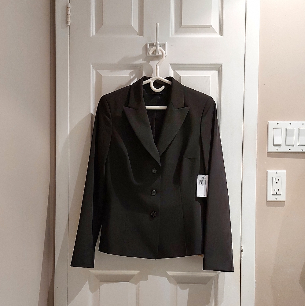 NWT 🏷 Elie Tahari | Pinstripe Blazer